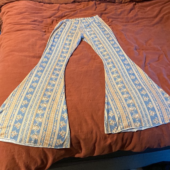 Super soft extra flare pants - Picture 2 of 3